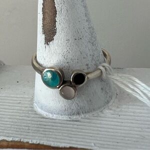 Chic Silver Ring with Turquoise and Black Stones